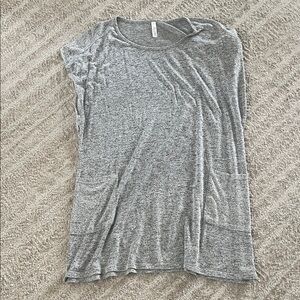 Latched Mama Crewneck Gray Tunic with Side Access Nursing and Pockets XL